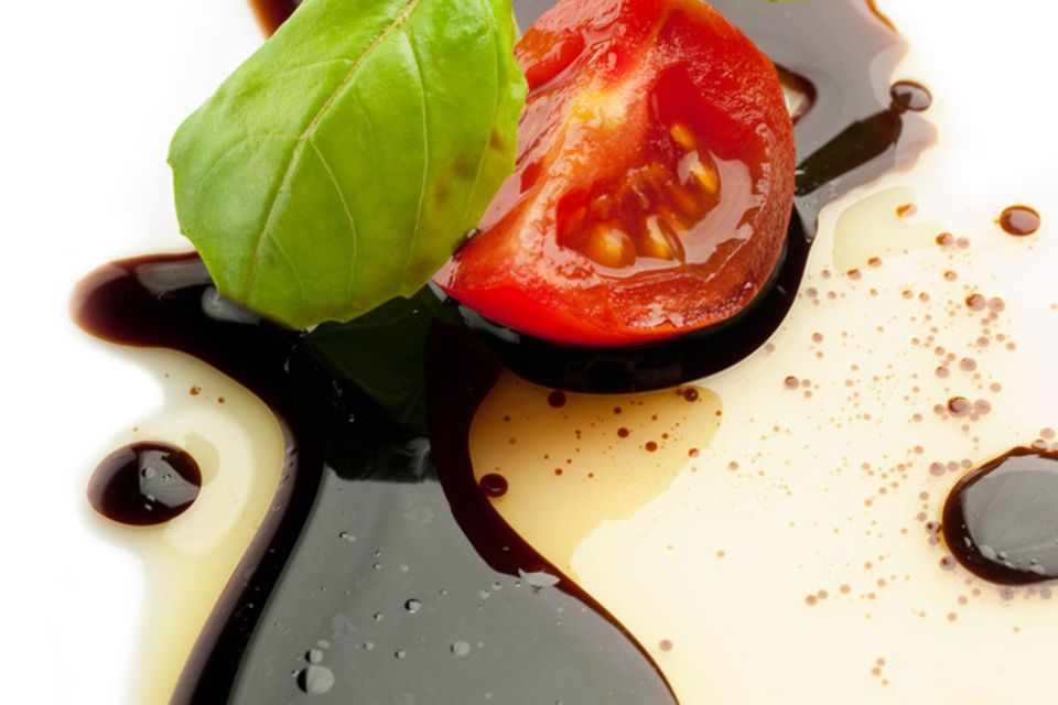 Balsamico Essig ist beliebt in der mediterranen Küche