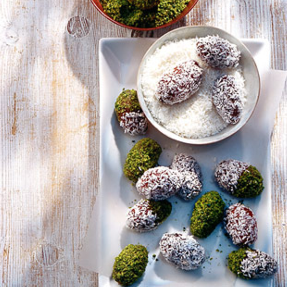 gefüllte Datteln: beliebtes Dessert in der orientalischen Küche gefüllte Datteln: beliebtes Dessert in der orientalischen Küche