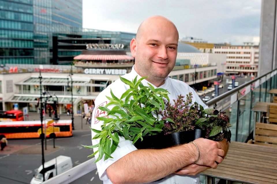 Restaurant 44: Danijel Kresovic Restaurant 44: Danijel Kresovic