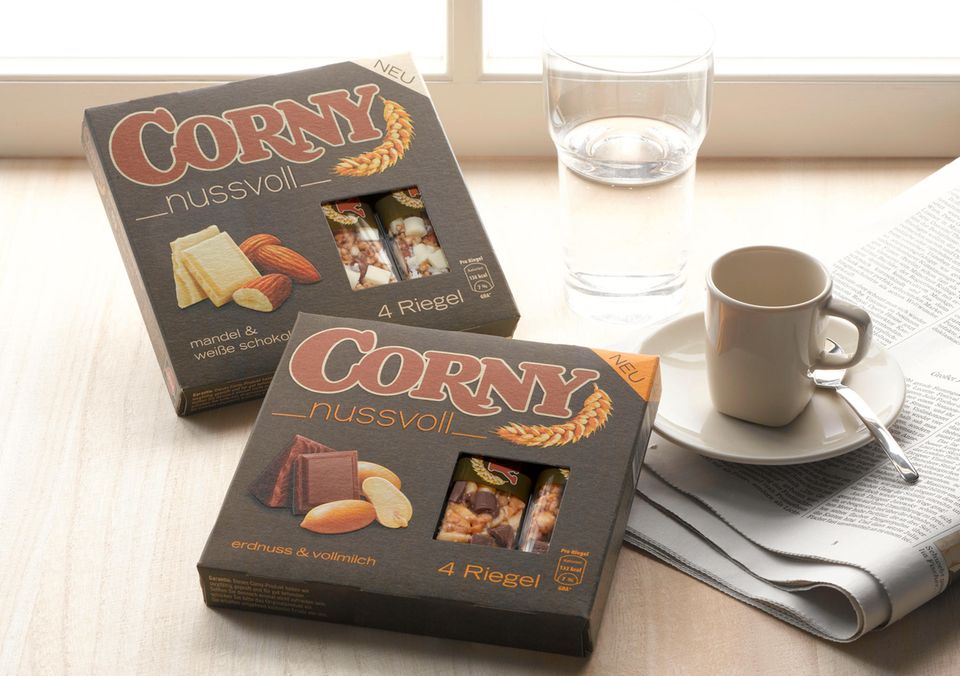 Nussriegel “Corny nussvoll” in zwei Sorten Nussriegel “Corny nussvoll” in zwei Sorten