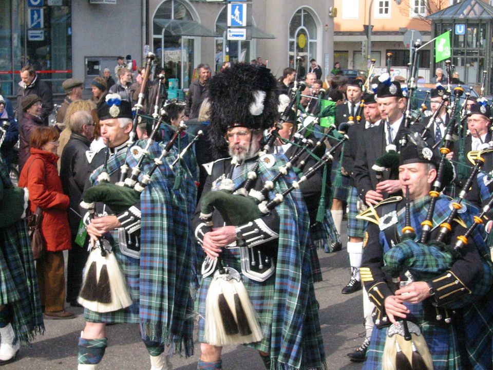 Traditionelle irische Musik bei der Münchener St. Patrick's Day-Parade Traditionelle irische Musik bei der Münchener St. Patrick's Day-Parade