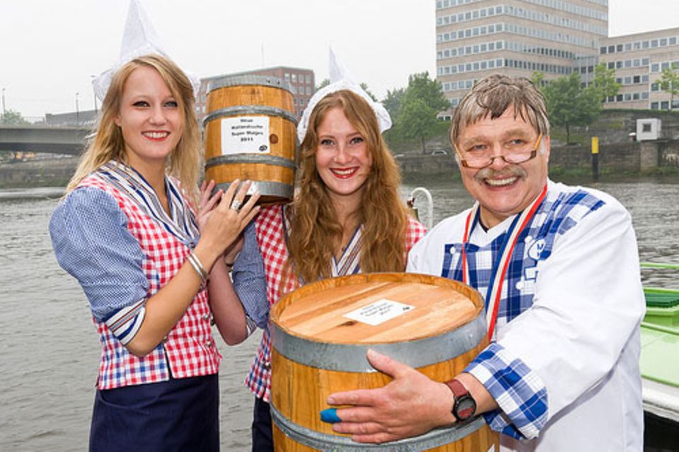 Auch in diesem Jahr wird in Bremen das erste Matjes-Fass für einen guten Zweck versteigert