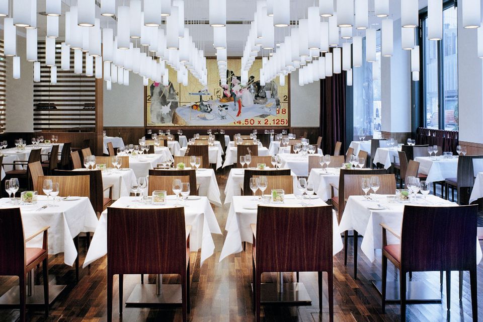 Genießen Sie im Hôtel Concorde Berlin ein köstliches Diner Genießen Sie im Hôtel Concorde Berlin ein köstliches Diner