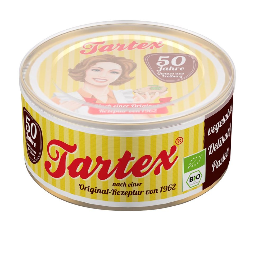 Die Tartex “Delikatess-Pastete” nach einem Rezept von 1962 wird heute – 50 Jahre später – im Retro Look aufgelegt Die Tartex “Delikatess-Pastete” nach einem Rezept von 1962 wird heute – 50 Jahre später – im Retro Look aufgelegt