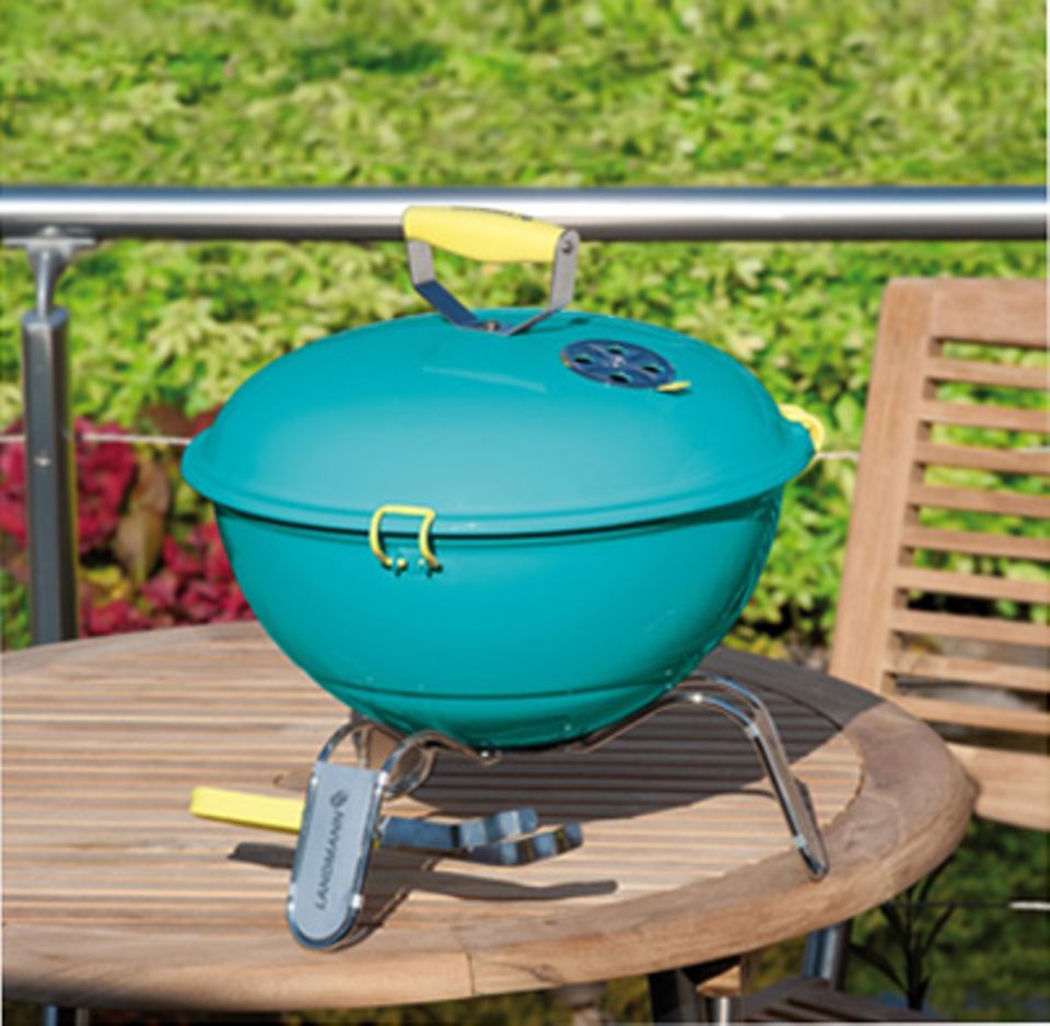 Ein kleines Grill-Modell für den Tisch Ein kleines Grill-Modell für den Tisch