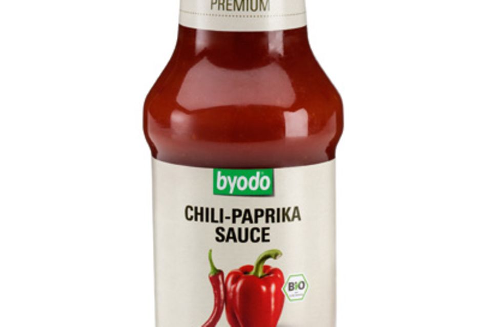 Scharf und pikant schmeckt die "Chili-Paprika Sauce" von Byodo