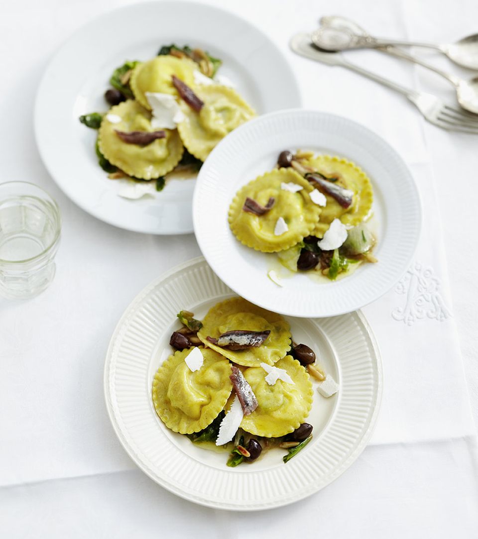 Aus Nudelteig lassen sich wunderbare Gerichte herstellen: zum Beispiel Ravioli Aus Nudelteig lassen sich wunderbare Gerichte herstellen: zum Beispiel Ravioli