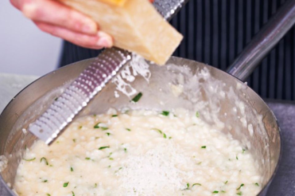 Grana Padano veredelt den Risotto-Reis