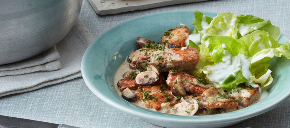 Zürcher Geschnetzeltes mit Kopfsalat Zürcher Geschnetzeltes mit Kopfsalat