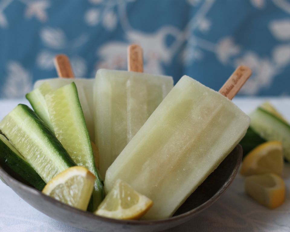 Sommerfrischer Eisgenuss: Gurke-Zitrone von Paletas Berlin Sommerfrischer Eisgenuss: Gurke-Zitrone von Paletas Berlin