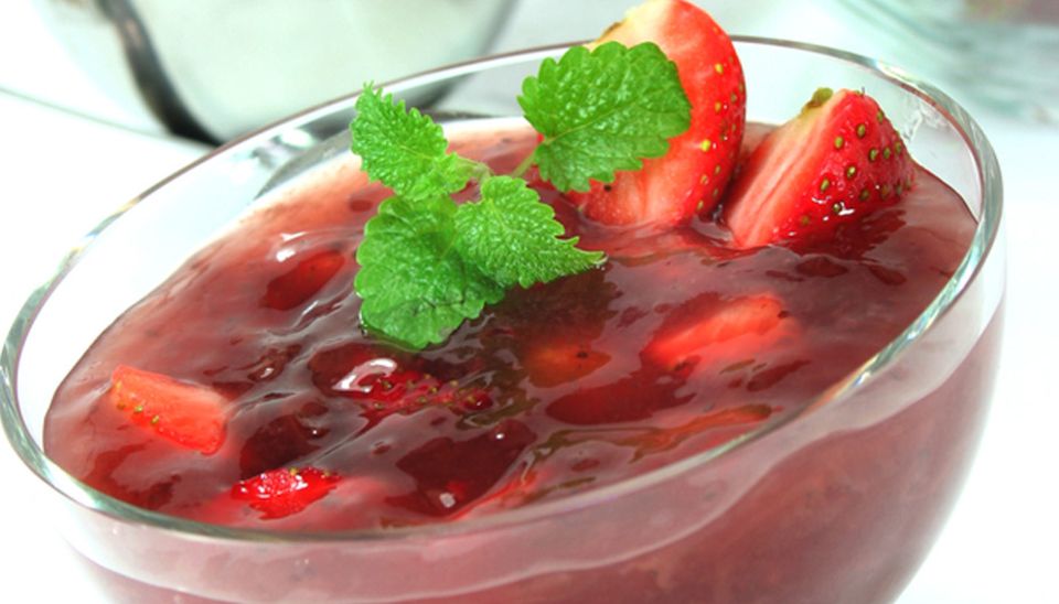 Rote Grütze zaubert den Sommer ins Glas Rote Grütze zaubert den Sommer ins Glas