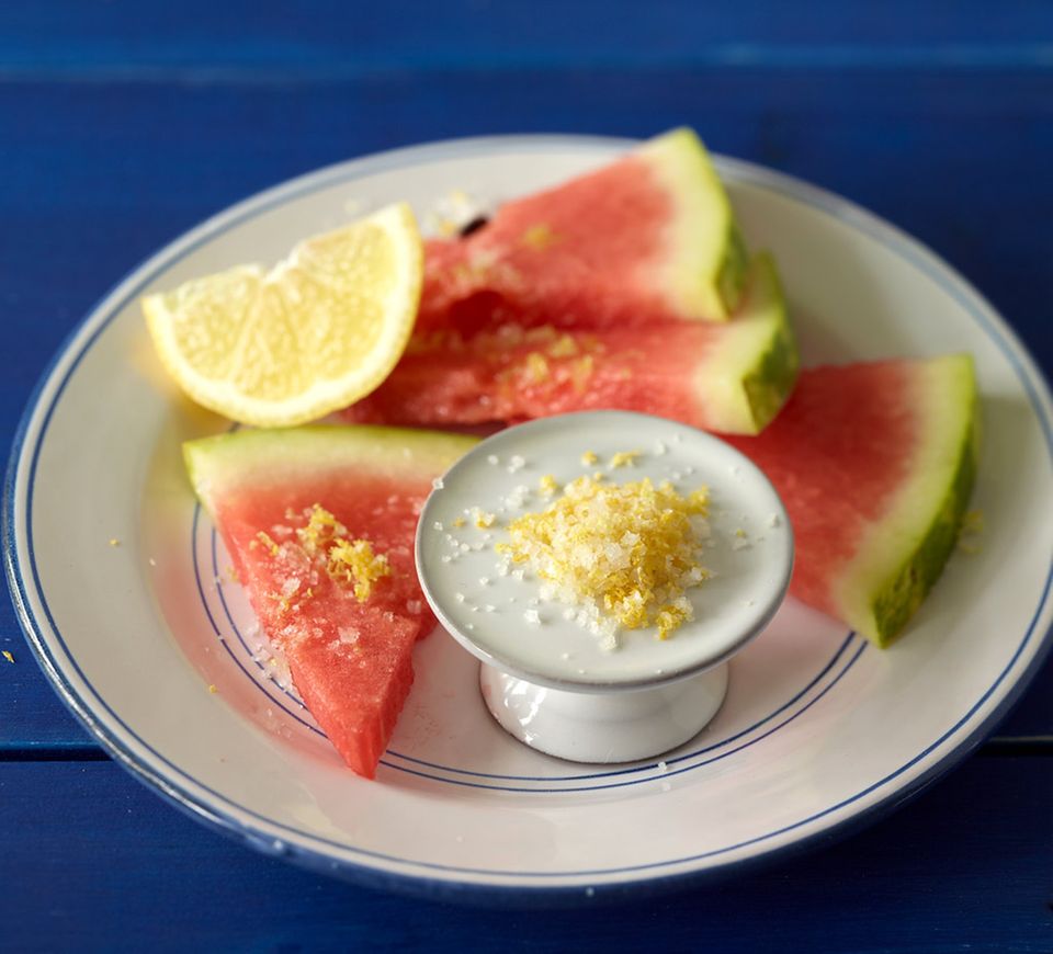 Außen rund, innen gesund: Wassermelone erfrischt und punktet mit gesunden Inhaltsstoffen Außen rund, innen gesund: Wassermelone erfrischt und punktet mit gesunden Inhaltsstoffen