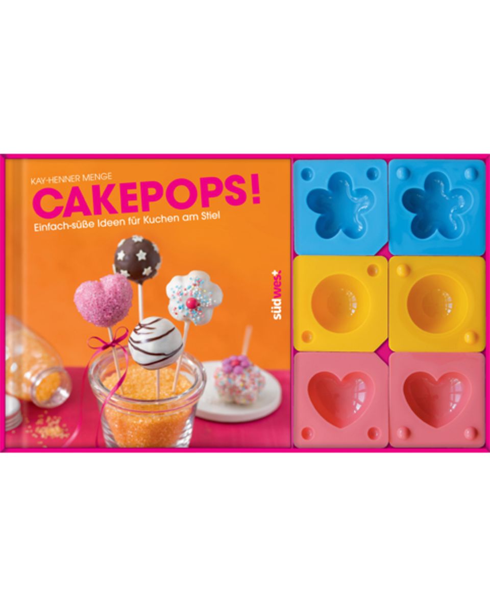 Zum Backbuch werden drei kleine Förmchen zum Cakepop formen mitgeliefert Zum Backbuch werden drei kleine Förmchen zum Cakepop formen mitgeliefert