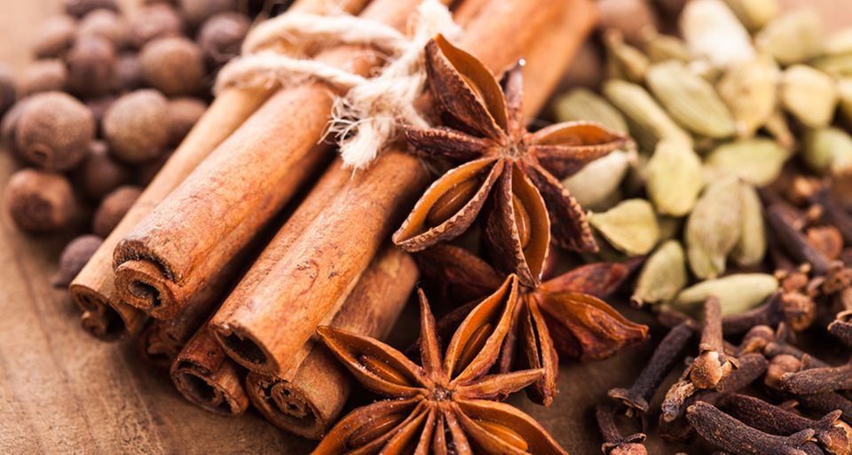 Weihnachtliche Gewürze für Glühwein Weihnachtliche Gewürze für Glühwein