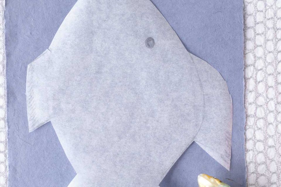 Deko-Tipp: aus Papier oder Filz einen Fisch ausschneiden
