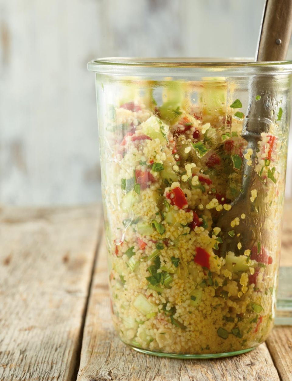 Für unterwegs: Couscous-Salat im Glas Für unterwegs: Couscous-Salat im Glas