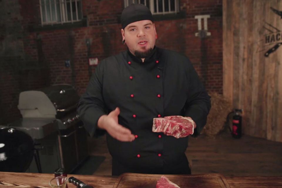 Marc Balduan erklärt Wissenswertes zum New York Strip Steak.