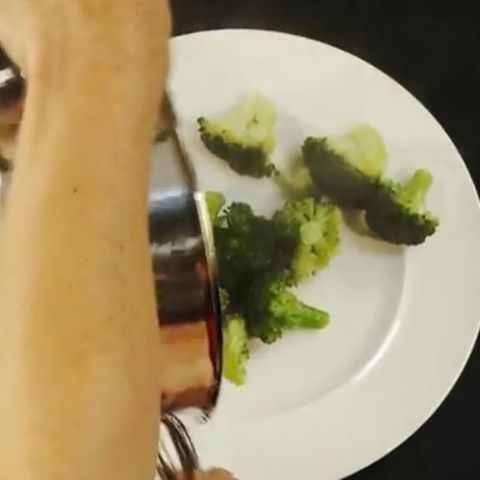 Dämpfen schont die Vitamine des Gemüses.