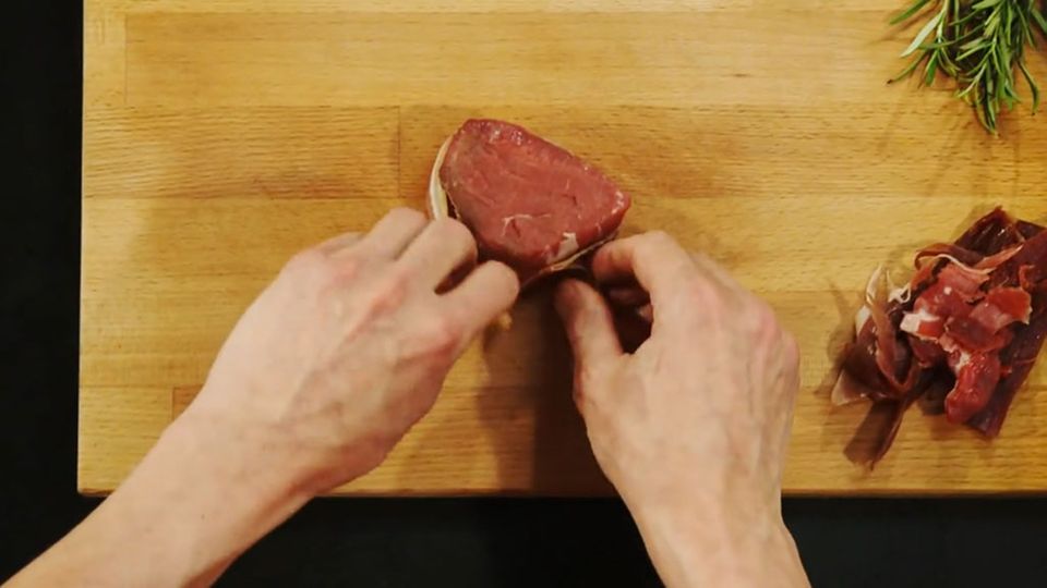 Gebundene Medaillons bleiben perfekt in Form. Gebundene Medaillons bleiben perfekt in Form.