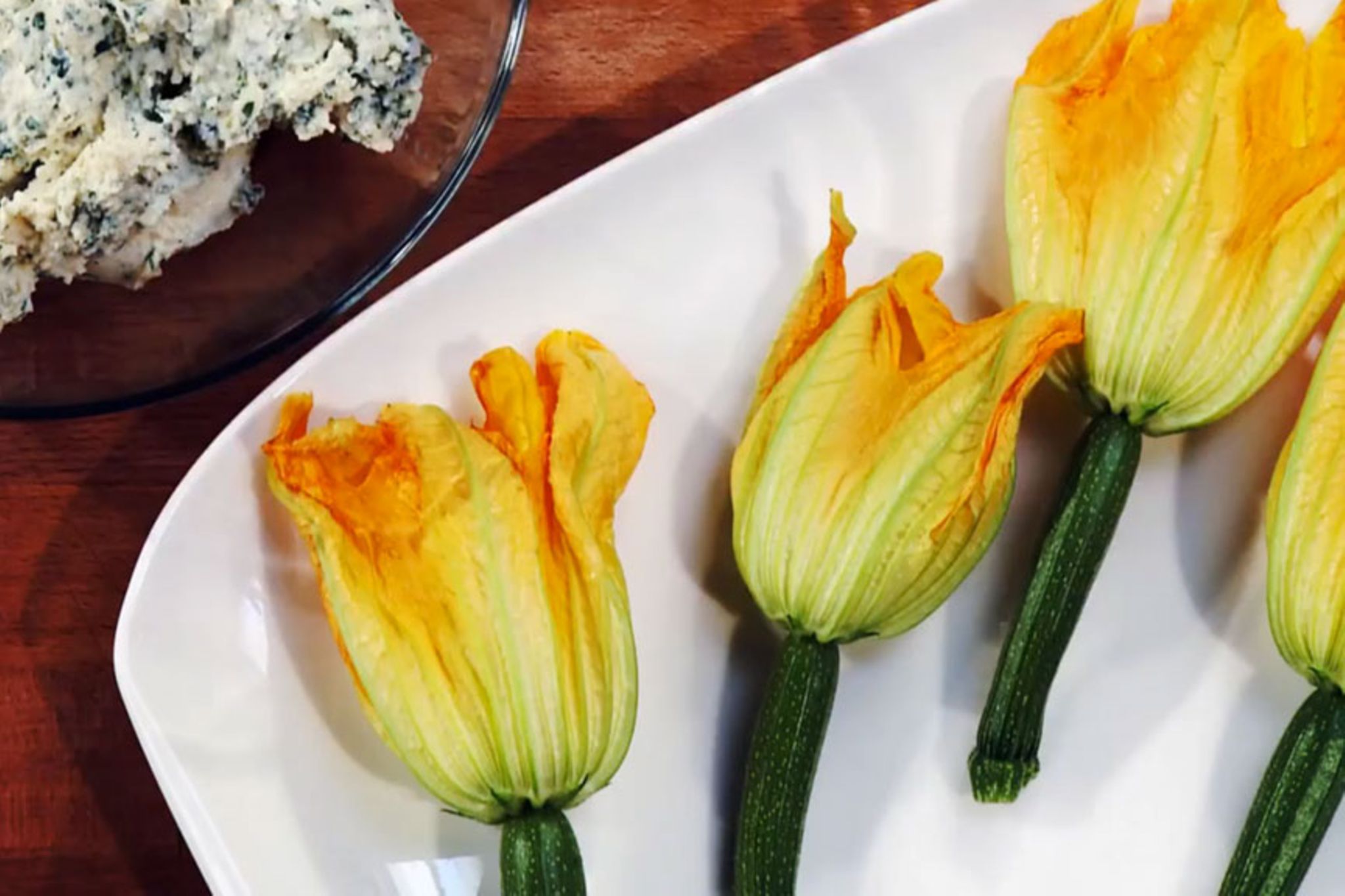 Gefüllte Zucchiniblüten - [ESSEN UND TRINKEN]