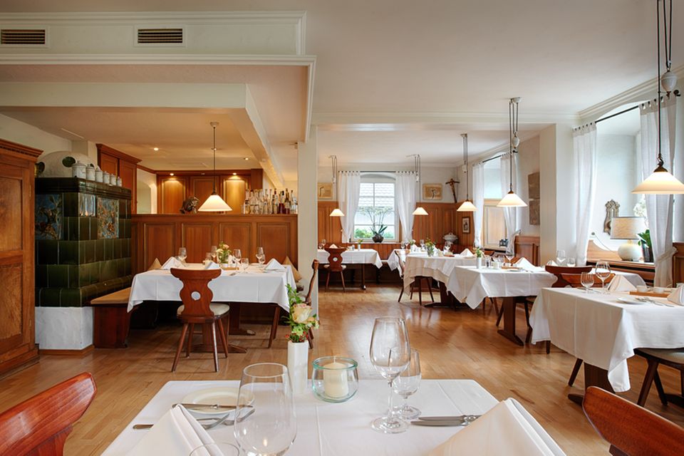 Das Gasthaus und heutige Storchen Restaurant wurde bereits im 18. Jahrhundert erbaut Das Gasthaus und heutige Storchen Restaurant wurde bereits im 18. Jahrhundert erbaut