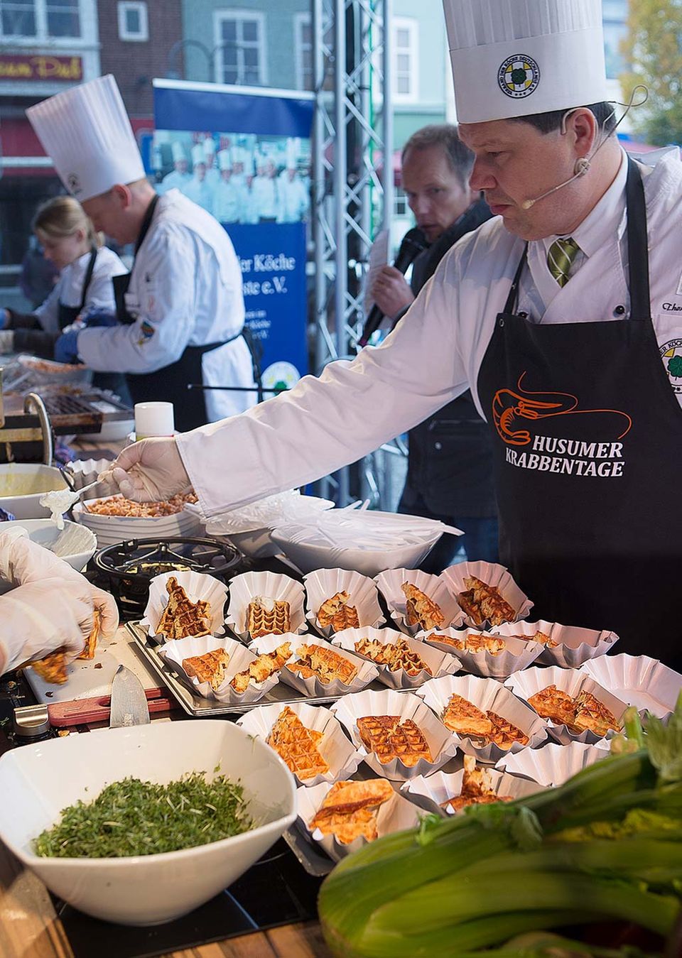 Bei den Husumer Krabbentagen 2014 wird viel gekocht und es darf auch gleich probiert werden Bei den Husumer Krabbentagen 2014 wird viel gekocht und es darf auch gleich probiert werden
