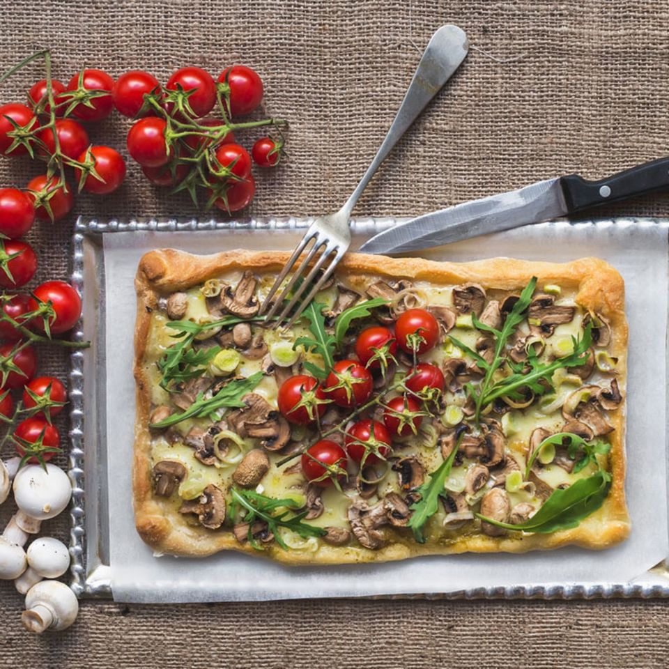 Veganer Käse auf der Pizza
