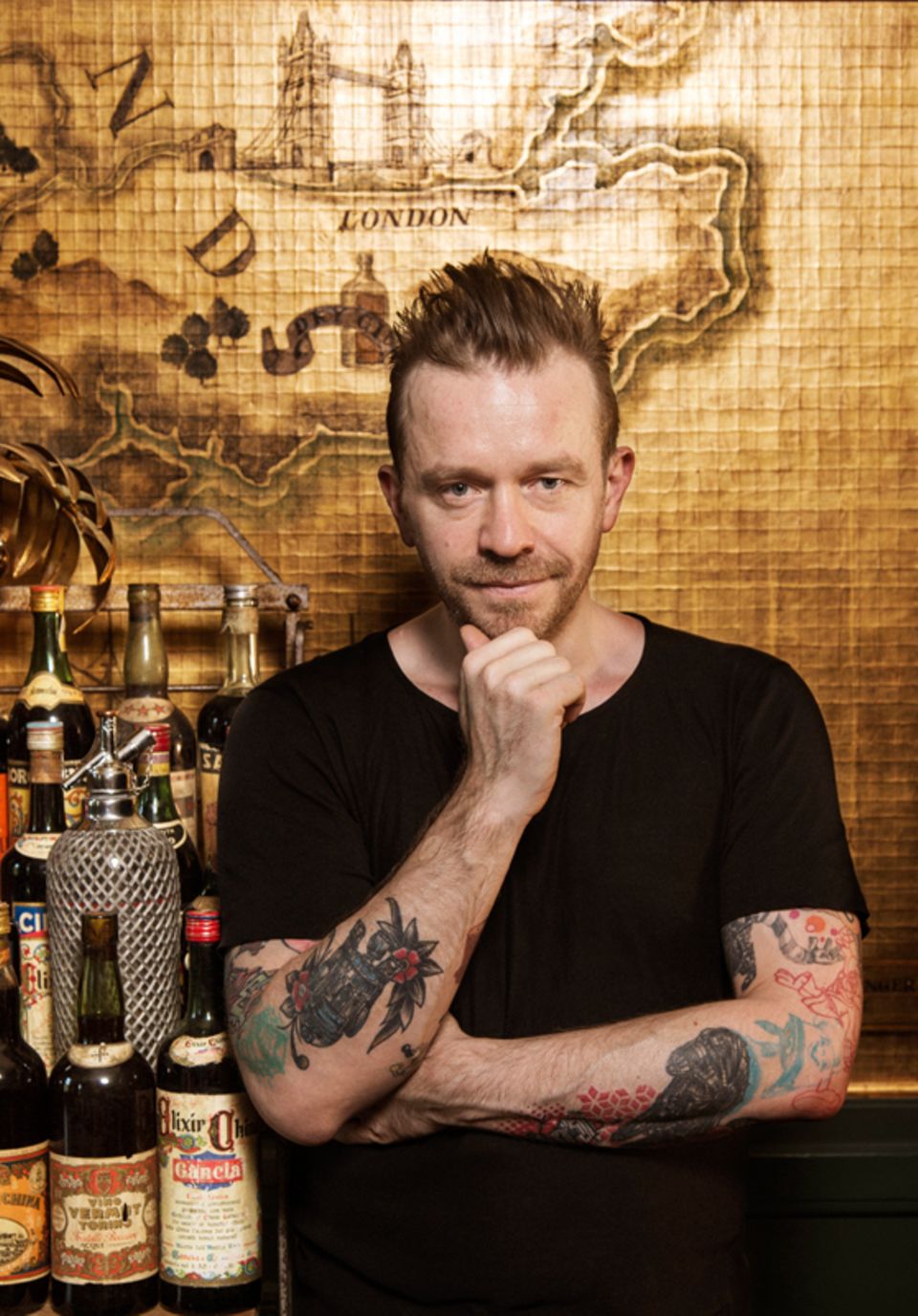 Klaus St. Rainer, preisgekrönter Bartender und Chef der Goldenen Bar in München Klaus St. Rainer, preisgekrönter Bartender und Chef der Goldenen Bar in München