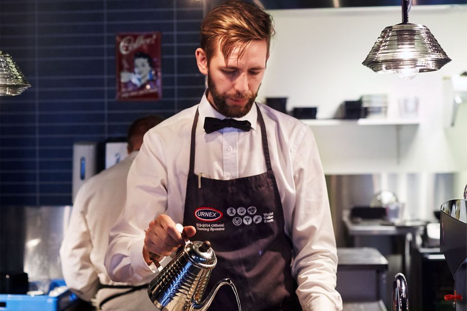 Der mehrfache norwegische Baristameister Arne Risø Nilsen im Café Risø
