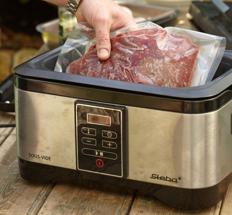 Gourmet-Zubereitung mit Gelinggarantie: Sous vide-vorgegartes Fleisch Gourmet-Zubereitung mit Gelinggarantie: Sous vide-vorgegartes Fleisch