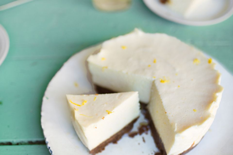 Cremiger Zitronen-Käsekuchen auf französische Art Cremiger Zitronen-Käsekuchen auf französische Art