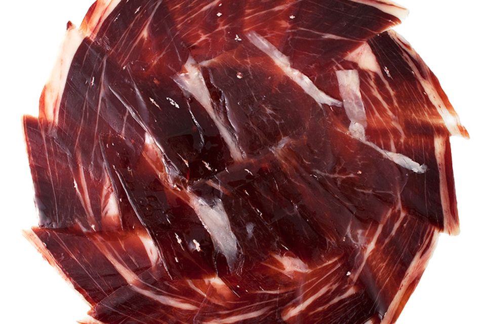Eine ganz besondere Köstlichkeit: salzarm gepökelt und natürlich gereift - Ibérico-Schinken Eine ganz besondere Köstlichkeit: salzarm gepökelt und natürlich gereift - Ibérico-Schinken