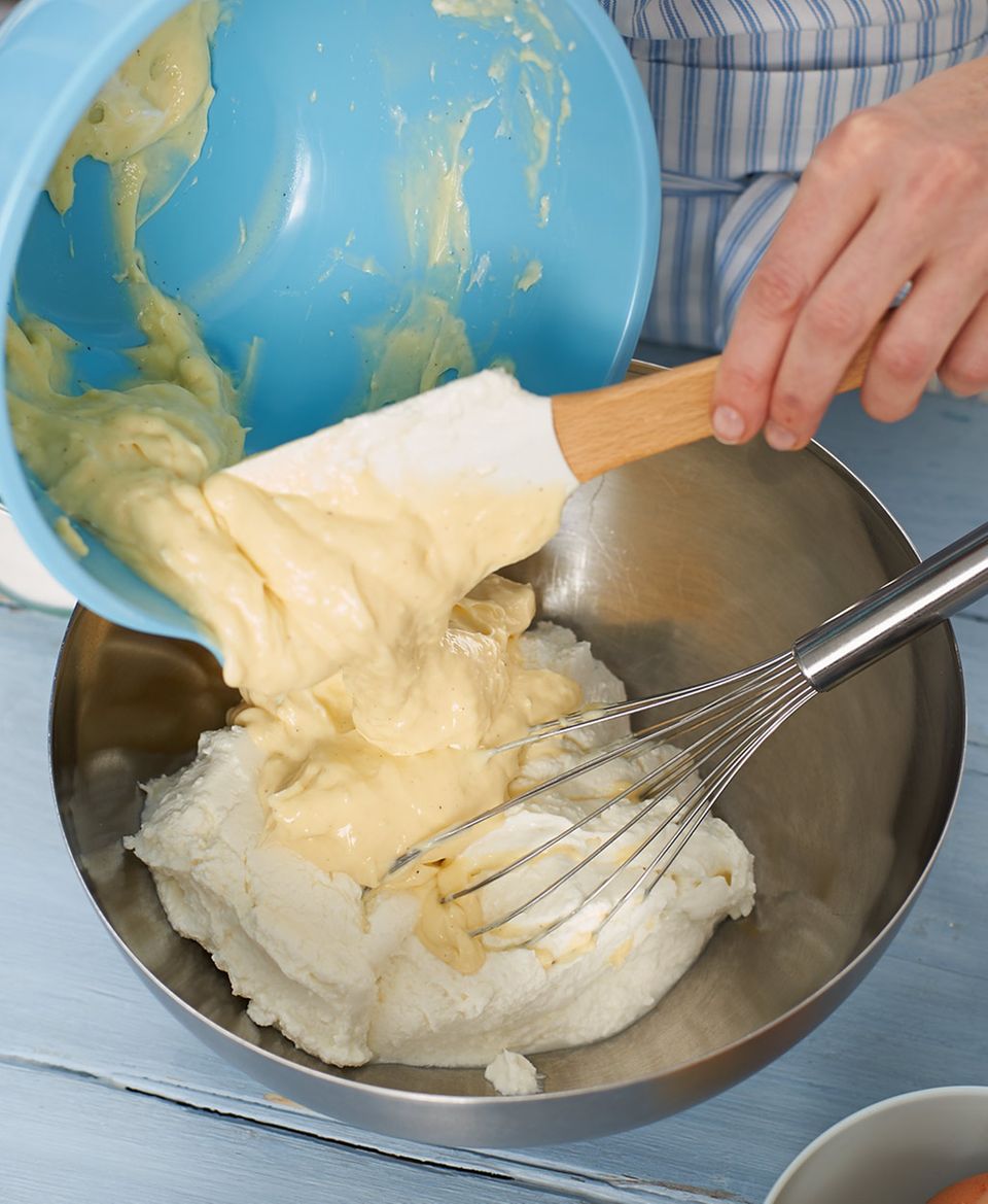 Pudding unter den Quark rühren Pudding unter den Quark rühren