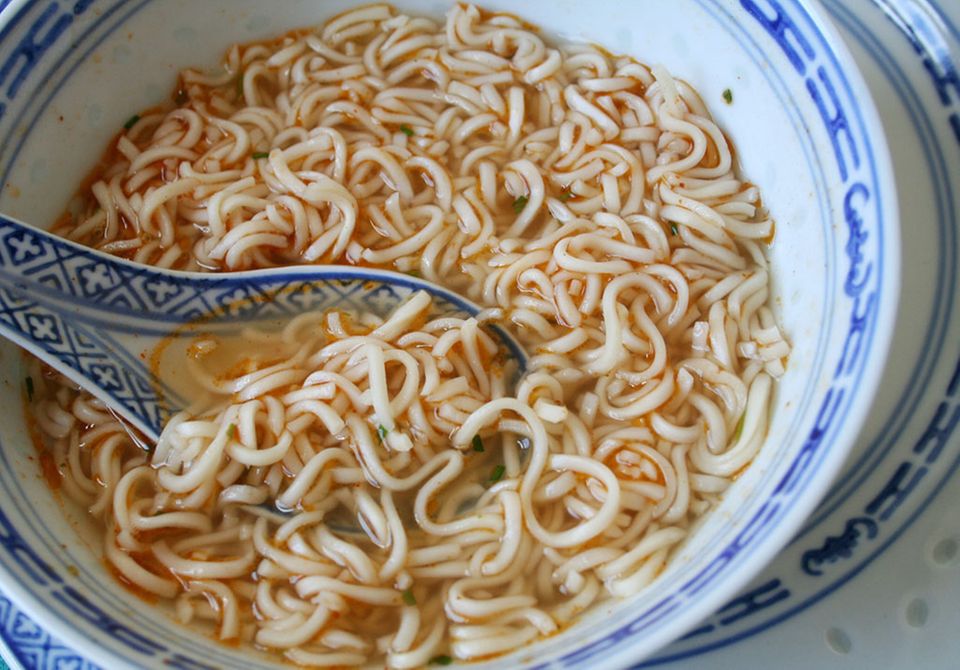 Mie-Nudeln sind für Wok-Gerichte und Nudelsuppen geeignet Mie-Nudeln sind für Wok-Gerichte und Nudelsuppen geeignet