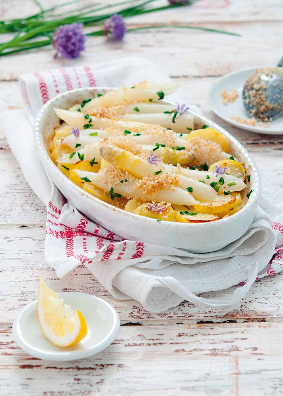 Veganer Auflauf mit Kartoffeln und Spargel Veganer Auflauf mit Kartoffeln und Spargel