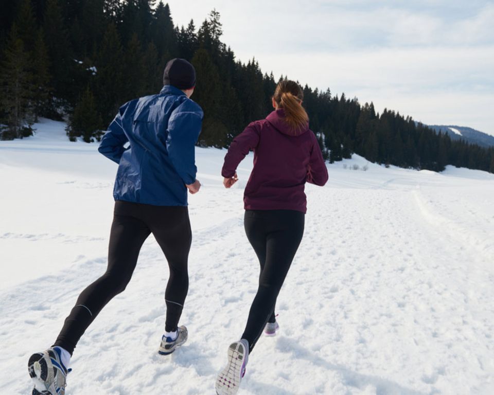 Richtig angezogen durch den Schnee joggen Richtig angezogen durch den Schnee joggen