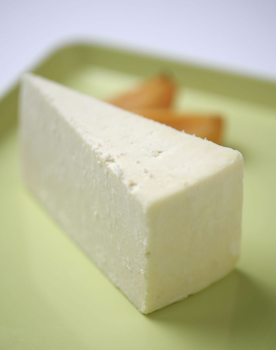 Cheshire Cheese ist ein nordenglischer Käse aus Kuhmilch Cheshire Cheese ist ein nordenglischer Käse aus Kuhmilch