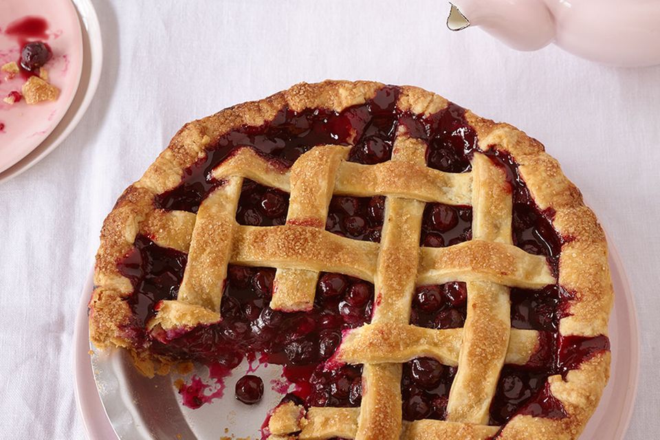 10 herzhafte & süße Pies zum Genießen 10 herzhafte & süße Pies zum Genießen