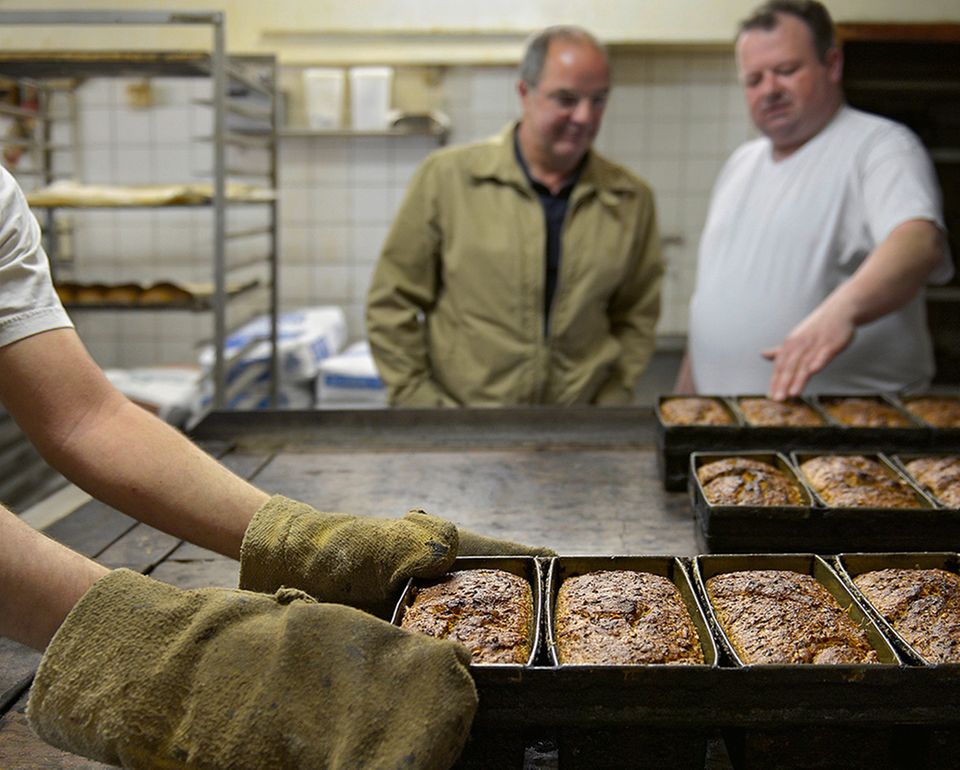 Frisch aus dem Ofen: Echter Pumpernickel aus der Familienbäckerei Holtermann Frisch aus dem Ofen: Echter Pumpernickel aus der Familienbäckerei Holtermann