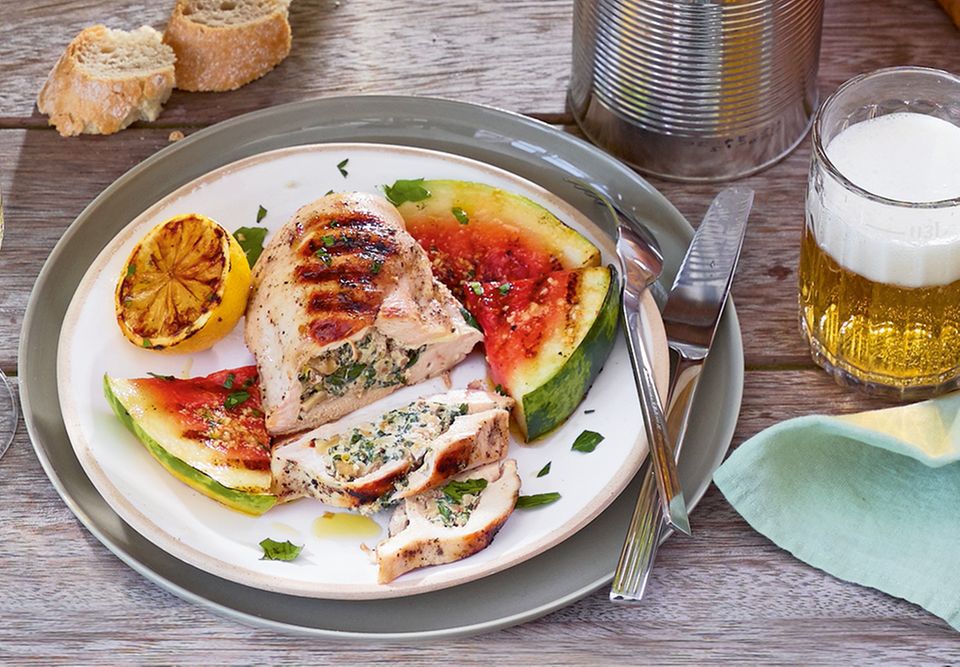 Frisch und einfach: Gefüllte Hähnchenbrust vom Grill Frisch und einfach: Gefüllte Hähnchenbrust vom Grill