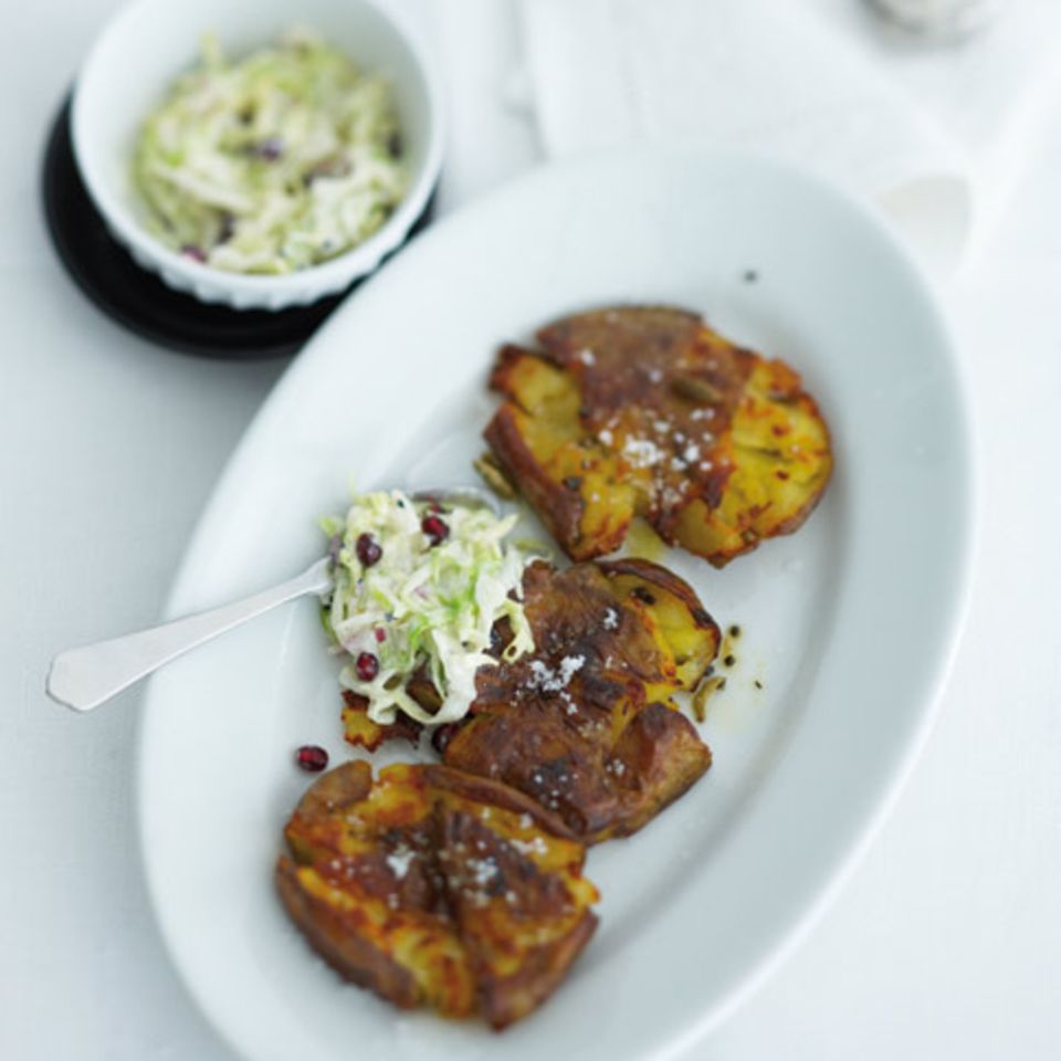 Sesam-Coleslaw mit Granatapfelkernen