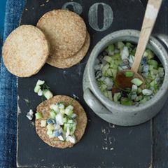 Grieben-Plätzchen mit Heringssalat