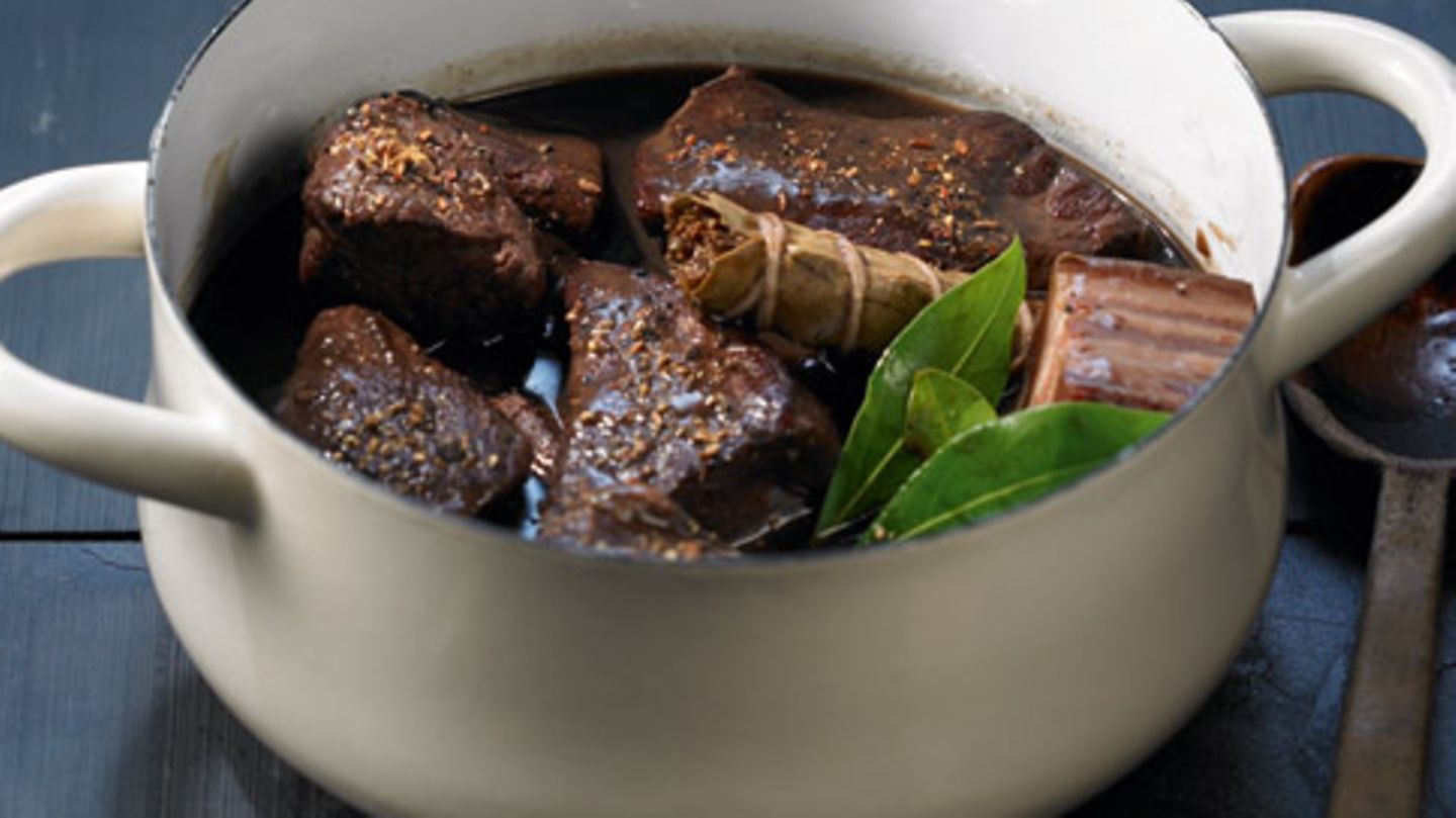 Wildfond (für Wildgulasch) Rezept