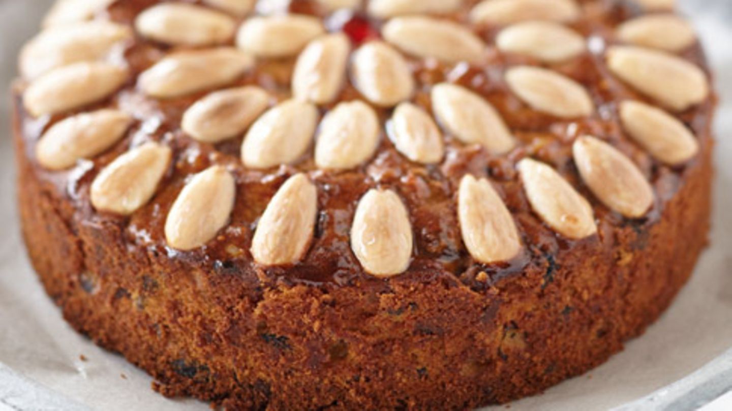 Rich Dark Fruitcake Rezept