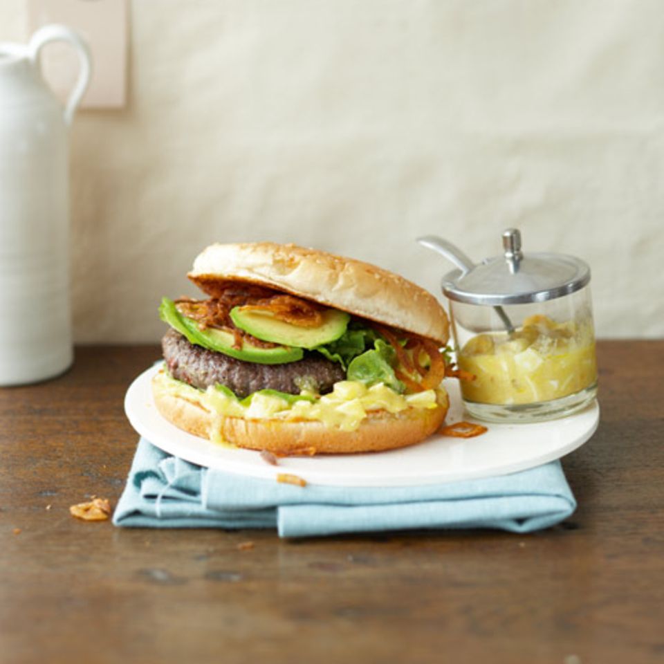 Beefburger mit Senfsauce