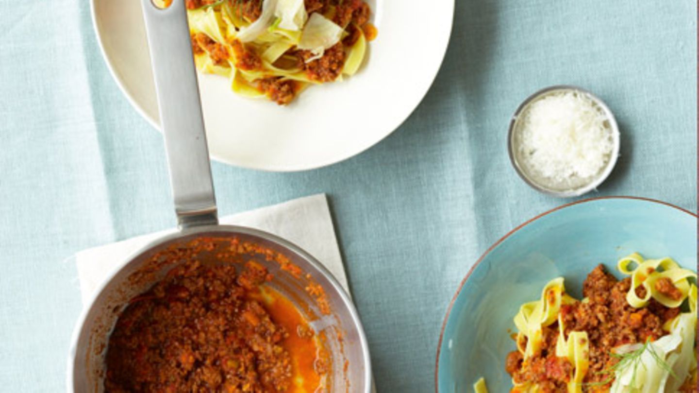 Pasta mit Fenchel-Bolognese Rezept