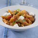 Penne mit Tomaten-Ricotta-Sauce