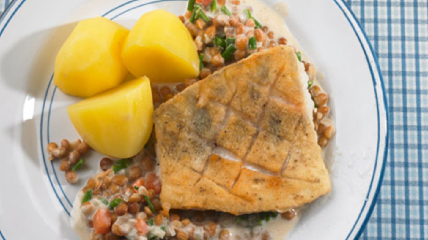 Sahnelinsen mit gebratenem Zander Rezept