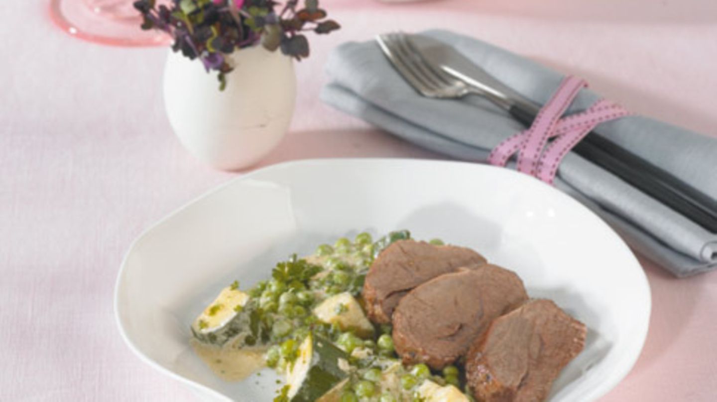Lammsteaks mit Zucchinigemüse Rezept - [ESSEN UND TRINKEN]