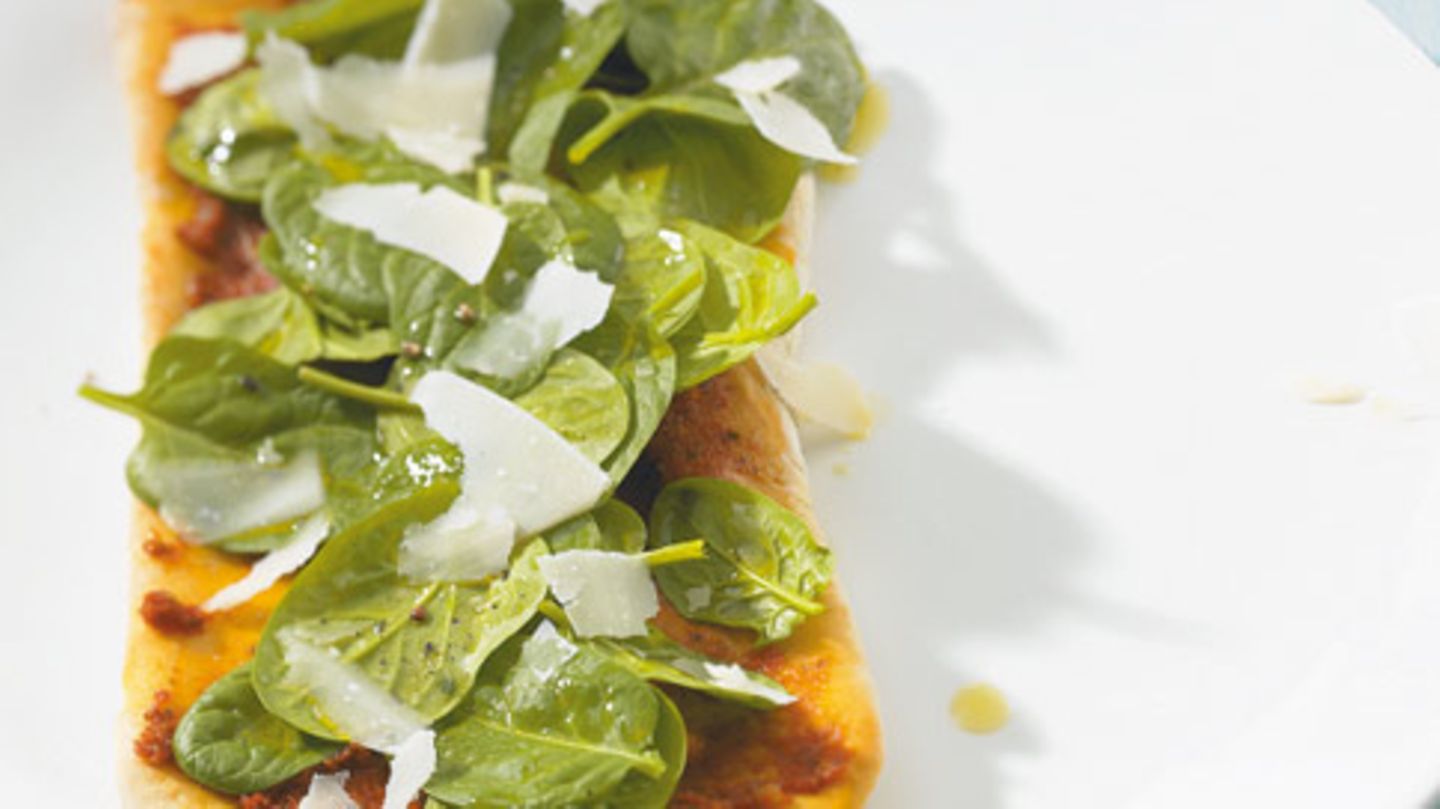 Tomatenfladen mit Spinatsalat Rezept